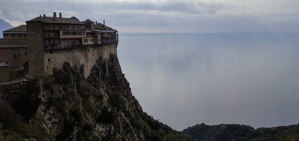 Η Daily Mail «προσκυνάει» Ελλάδα με ένα απίθανο αφιέρωμα στην Χαλκιδική και το Άγιο Όρος
