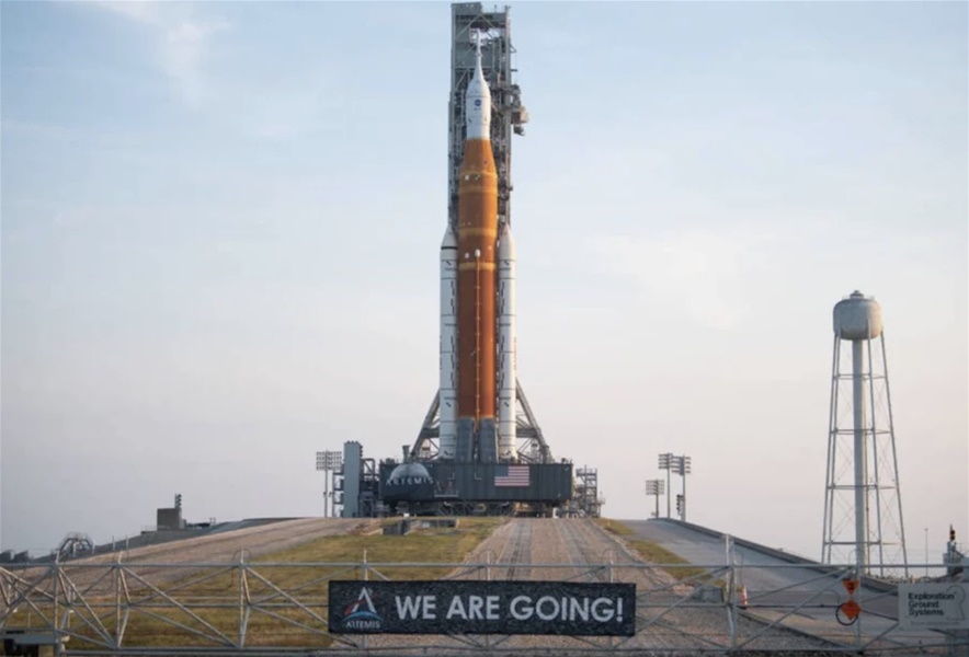 Αντίστροφη μέτρηση για την Artemis 1: Ο γιγαντιαίος πύραυλος της NASA θα εκτοξευτεί στις 29 Αυγούστου (εικόνες, βίντεο)