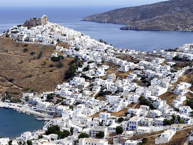Σε τρεις φάσεις θα γίνει η απελευθέρωση της μετακίνησης στα ελληνικά νησιά στο πλαίσιο της άρσης μέτρων για τον κορονοϊό, ενόψει και της τουριστικής περιόδου.
