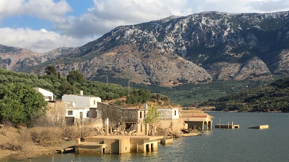 Σφεντύλι: Το χωριό που βυθίζεται